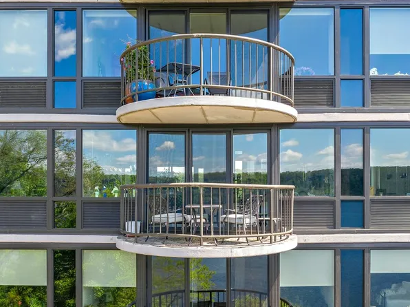 2521 Palisade Avenue image 15 of 17