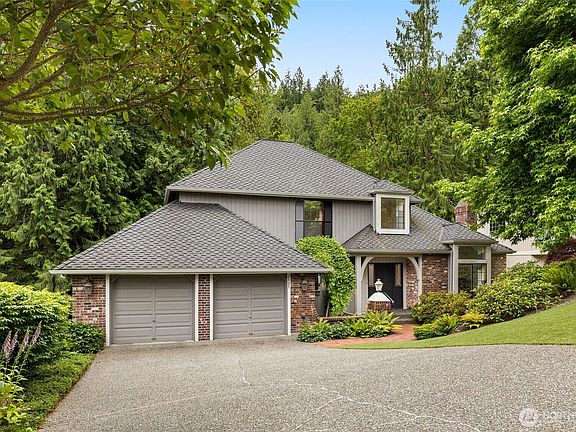 3rd image of 2805 NW Pine Cone Drive