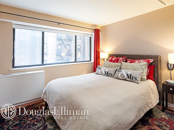 3rd image of 225 E 86th St APT 202