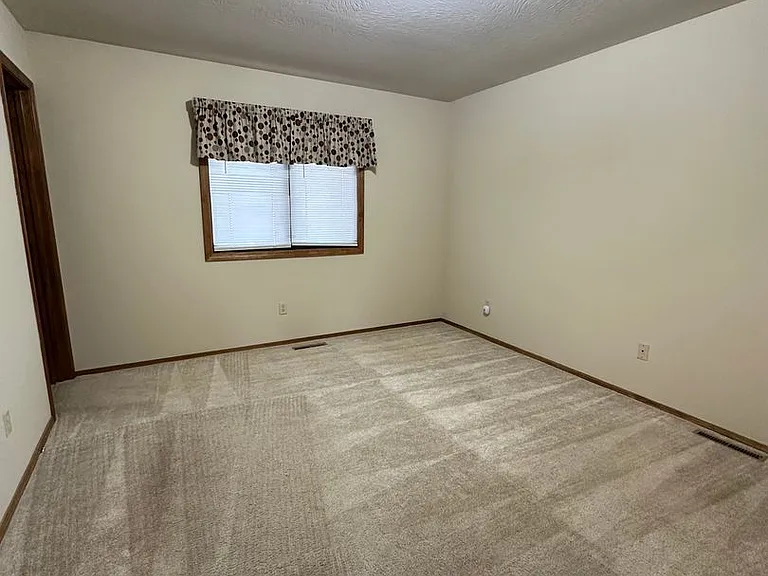 2765 E Verona St — Photo 15