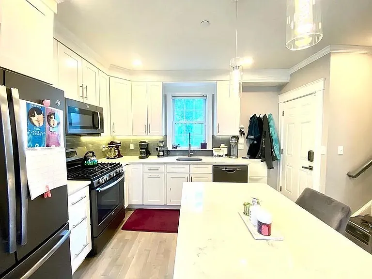 35 Franklin St #1 — Photo 2