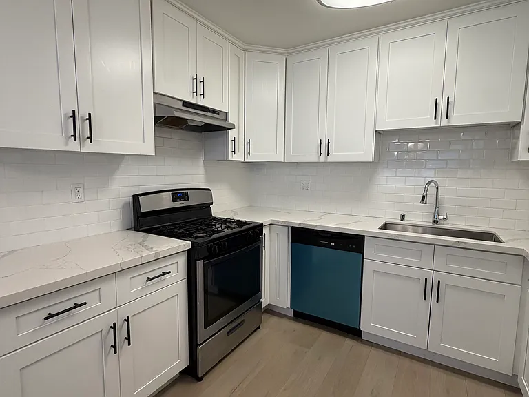 336 W Wilson Ave #3 — Photo 6