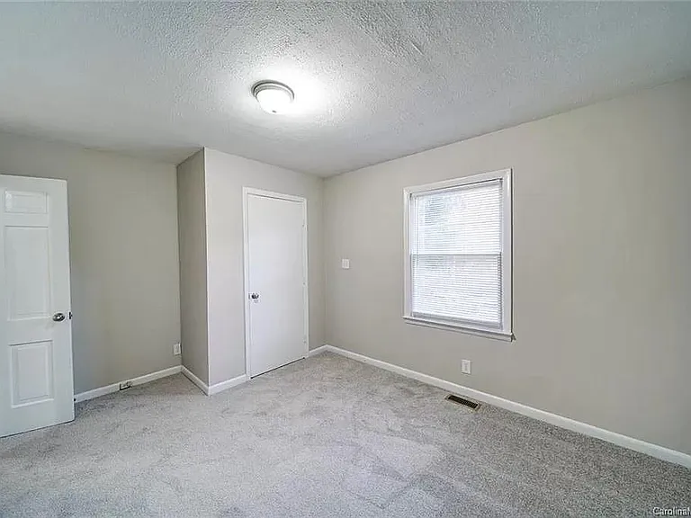 100 Slade St — Photo 11