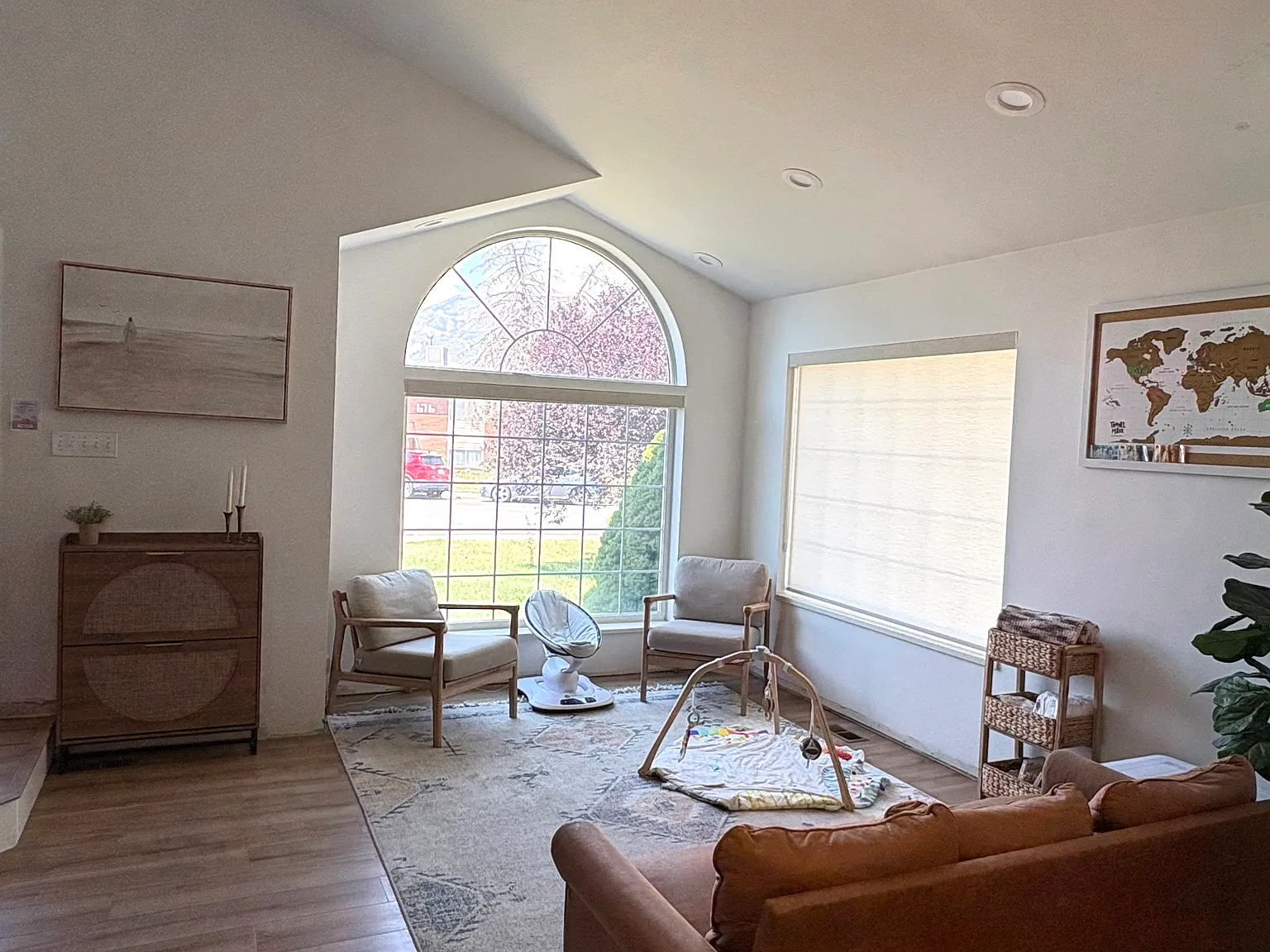 3 bed, 2.5 bath, 1854 sqft, $2,500 — Photo 2