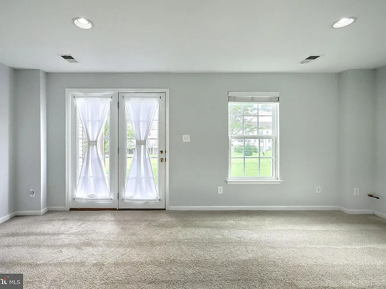 1261 Elderslie Ln — Photo 24