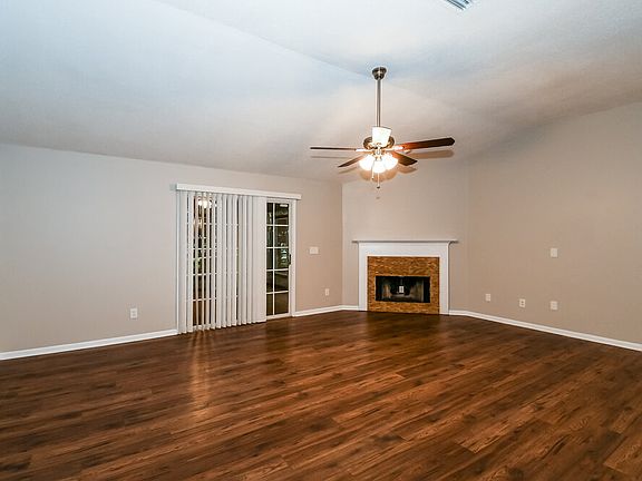 3rd image of 3701 Woodbriar Dr