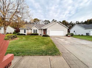 30547 Pine Bluff Dr, Elkhart, IN 46517