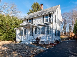 27 Blake St, Ivoryton, CT 06442