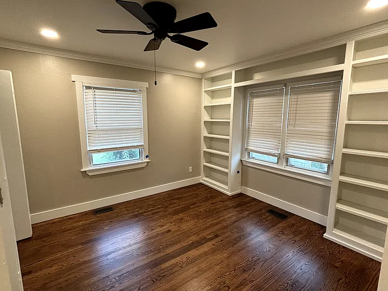 5304 N Hudson Ave — Photo 10