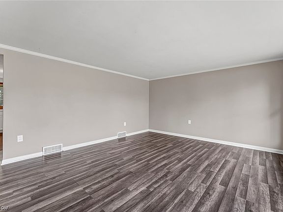 5th image of 1404 Monter Ave