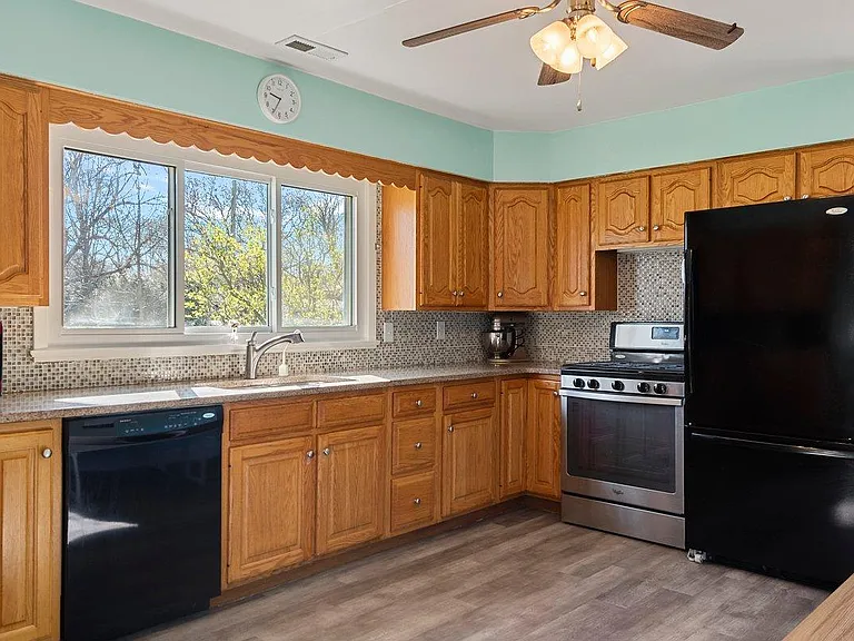 507 E Gibson St — Photo 5