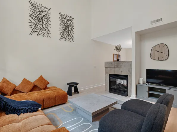 6273 NE Carillion Dr Unit 102, Hillsboro, OR 97124