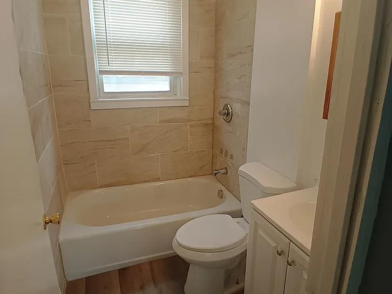 2417B Lasalle St #2417 — Photo 5