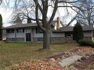 6885 Rosemary Rd, Eden Prairie, MN 55346