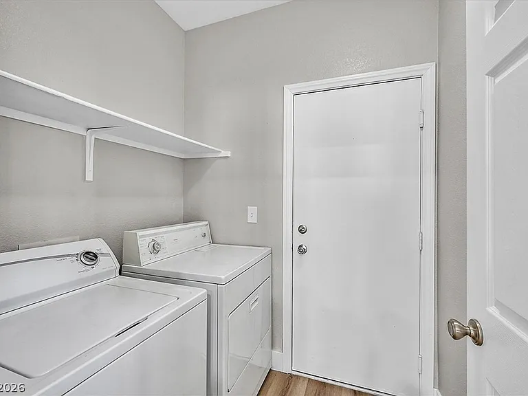 9404 Jewel Lake Ave — Photo 6