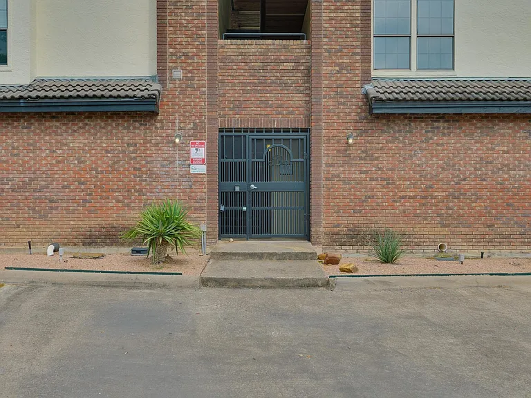 3001 Cedar St #A-215 — Photo 5