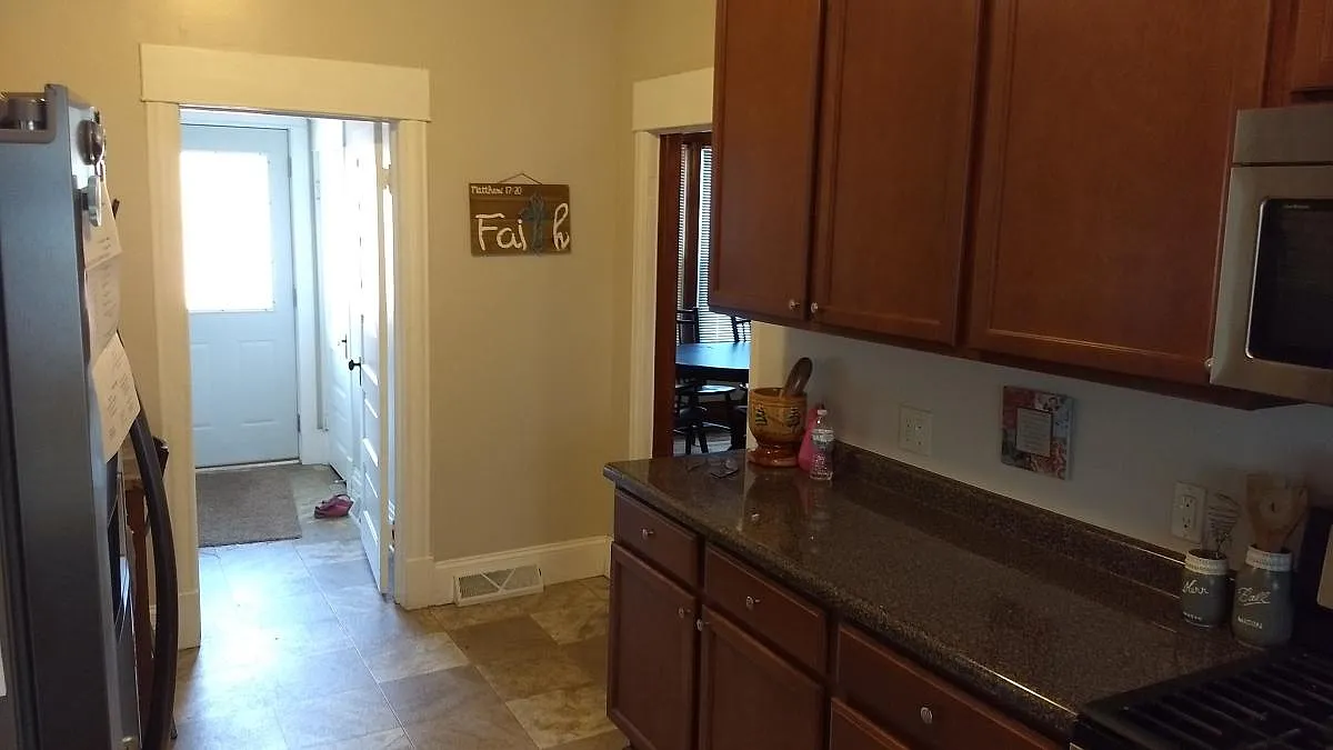 4 bed, 1700 sqft, $2,095 — Photo 3