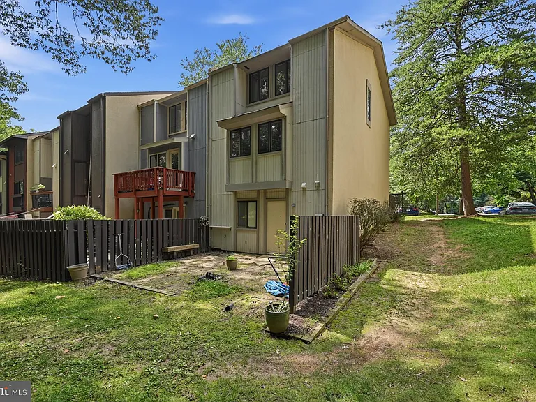 2242 Cartwright Pl — Photo 38