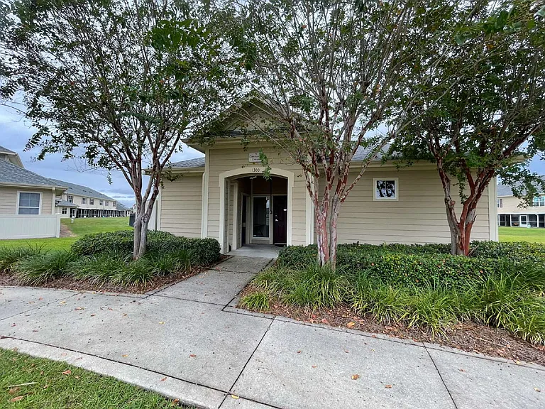 806 Baldwin Rowe Cir #1 — Photo 2