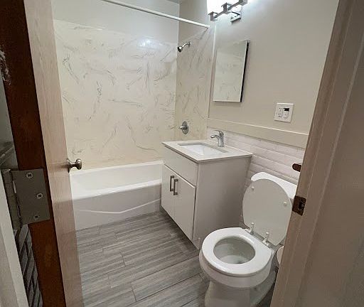 2nd image of 2398 Parker St APT 2