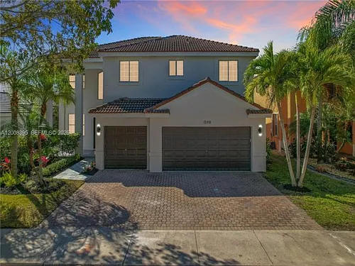 1598 Sandpiper Cir Photo 1