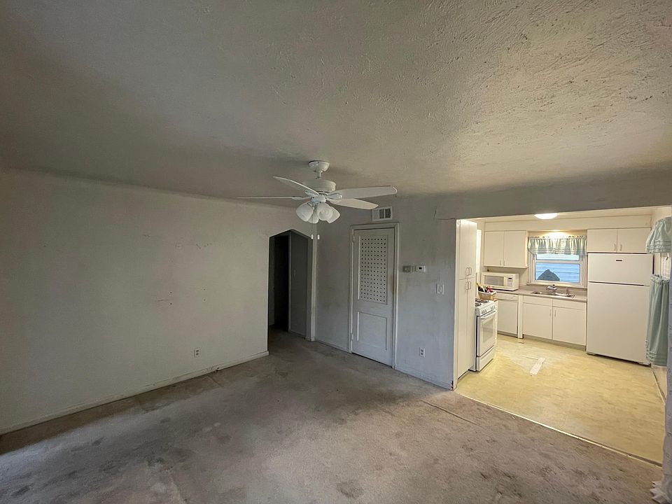 2nd image of 19607 Meier St