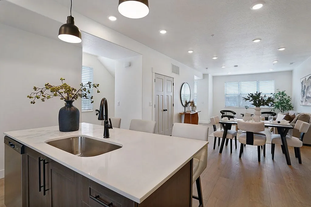 Riverwell Townhomes — Photo 2