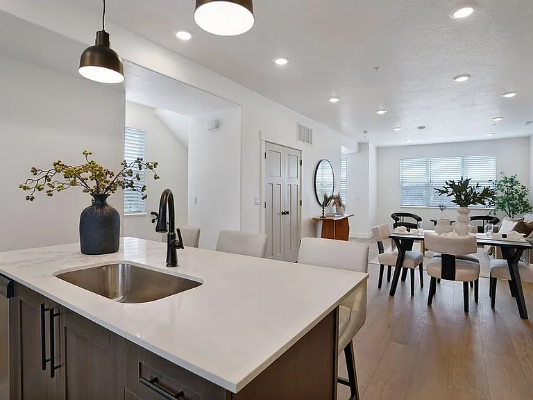 Riverwell Townhomes — Photo 2
