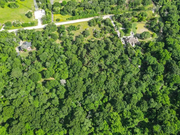 8 Ranchero Rd, College Station, TX 77845