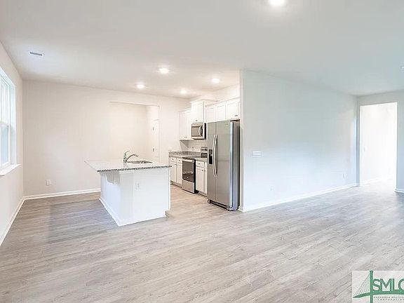 4th image of 98 Coby Ln