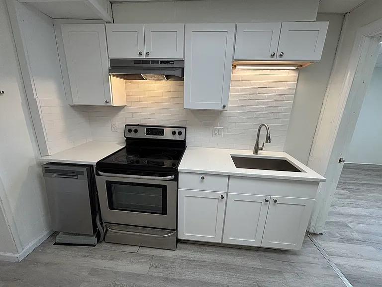 80 E 24th St #2 — Photo 10
