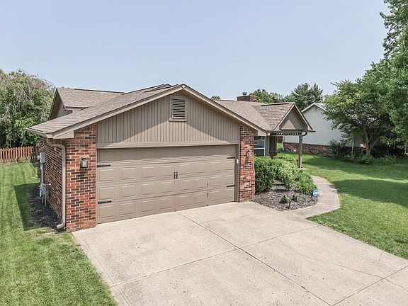 3rd image of 716 Logwood Dr
