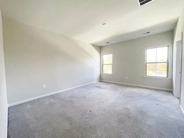 10132 Dorsey Ln — Photo 37