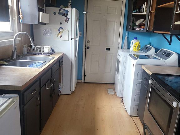 5th image of 3231 Douglas Way Ln