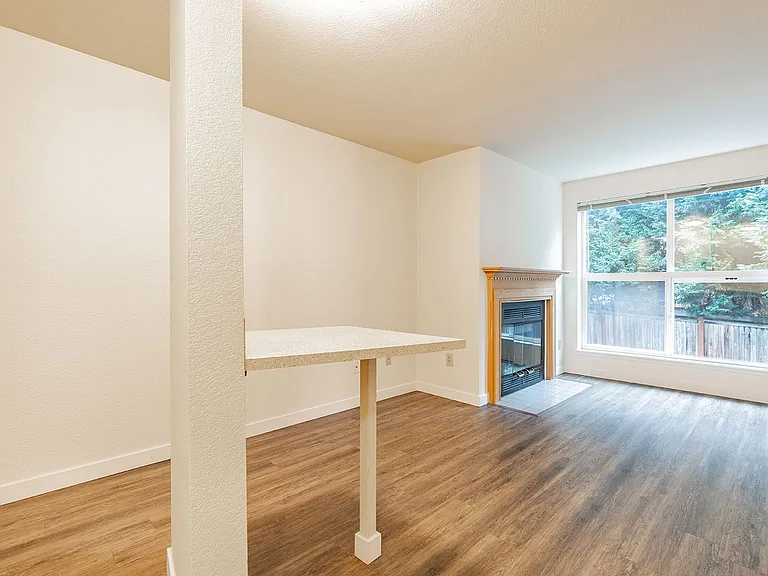 Francis Ave Apartments — Photo 5