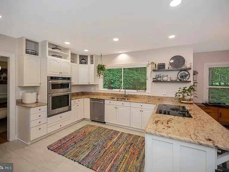 2 English Hills Dr — Photo 14