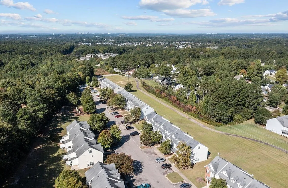 Savin Lndg, Knightdale — Photo 2