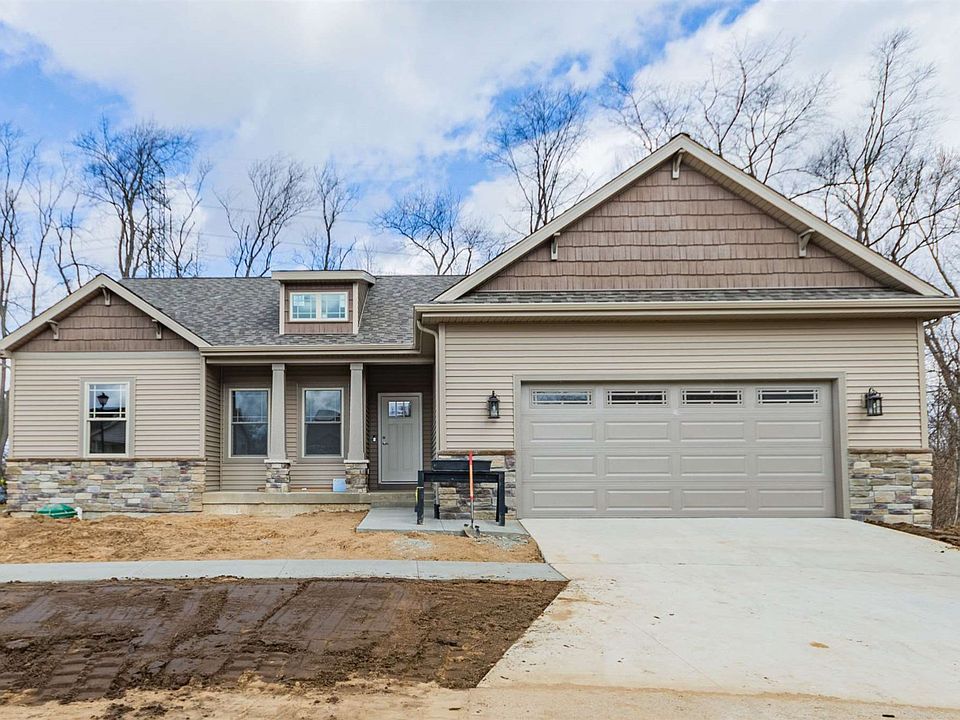 1st image of 25775 Woodsedge Dr