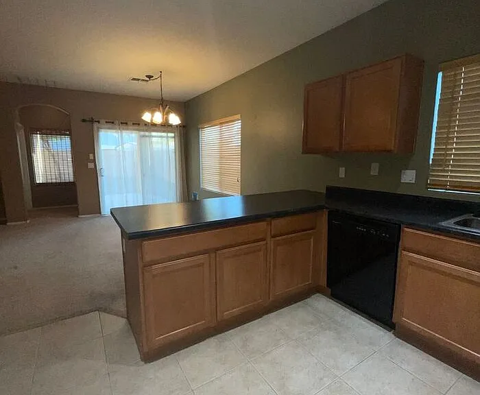 17714 W Marshall Ln — Photo 4