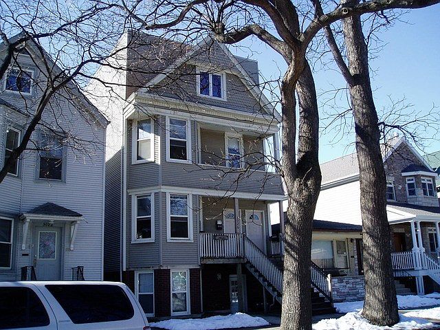 1st image of 3026 N Hoyne Ave #B