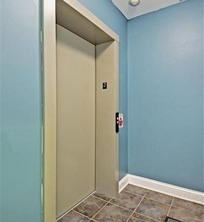 2nd image of 5106 N Lincoln Ave #1