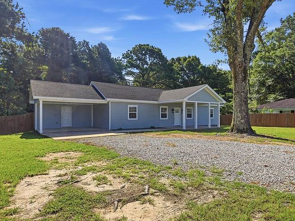 3rd image of 526 Andrew Chapel Rd