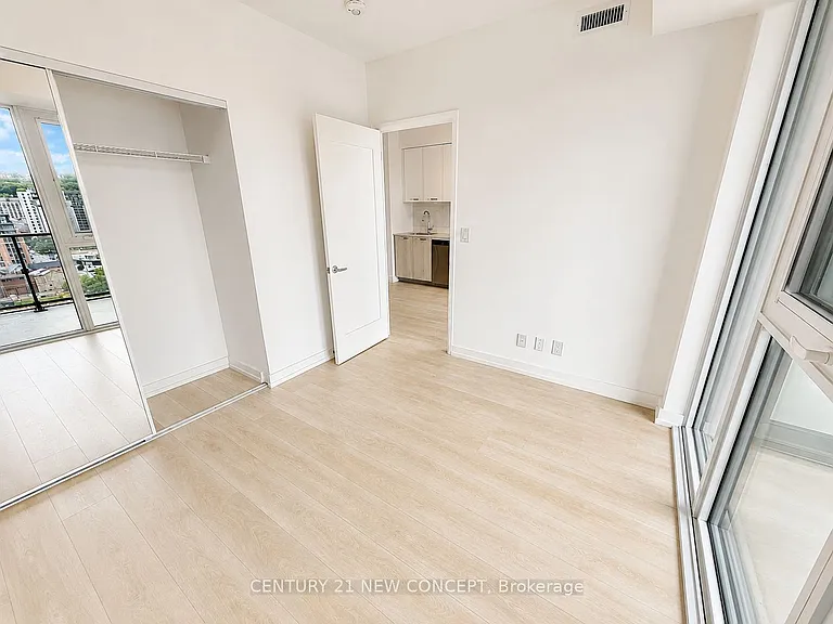 75 James St S #1416 — Photo 16
