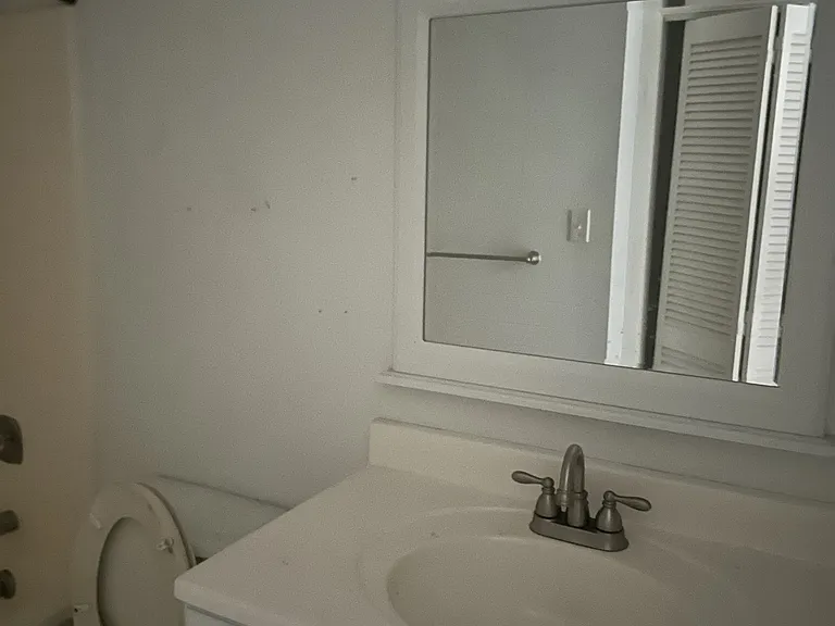 2900 Heathstead Pl #B — Photo 11