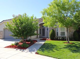 6152 W Goux Ave, Fresno, CA