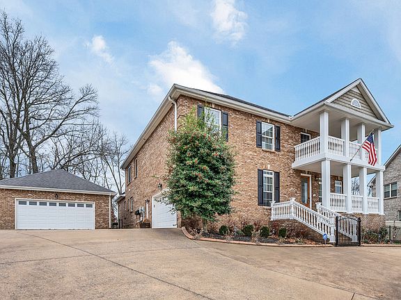 3rd image of 165 Roanoke Station Cir