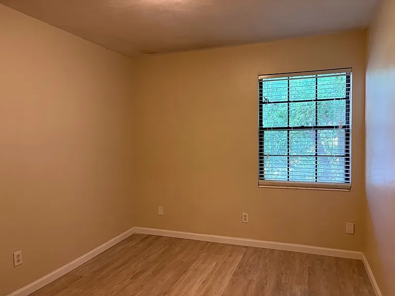 133 Oak St #4-1 — Photo 15