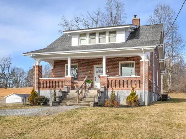 132 Christiansburg Pike NE, Floyd, VA 24091
