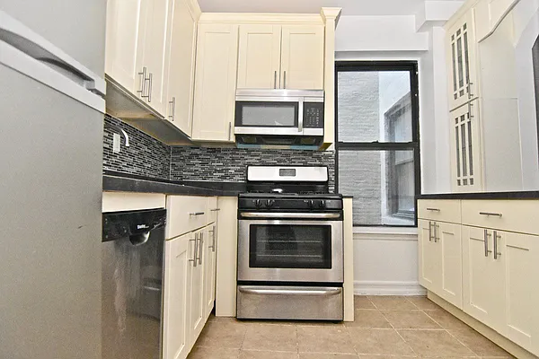 Rented by Bohemia Realty Group | media 1