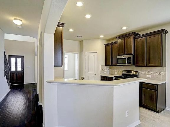 3rd image of 3814 Wild Oak Dr